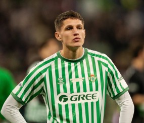 开云体育移动版-罗马诺：皇家贝蒂斯在8月底拒绝了法兰克福对阿尔蒂米拉的报价