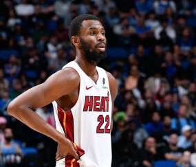 开云体育官网-美记：勇士和热火并没有就维金斯进行实质性谈判 预计他将留队